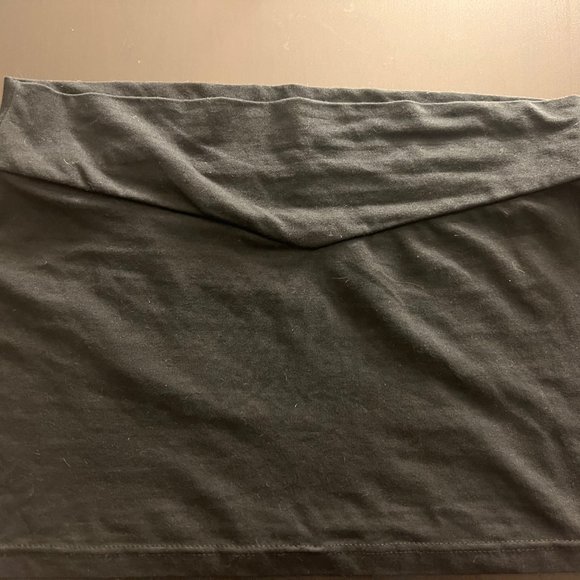 Black Mini-Skirt with V-Waist - Sz M - Picture 1 of 2